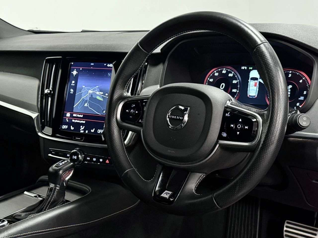 A 2017 VOLVO V90 R-Design AWD 2.0 D5 PowerPulse Auto ( 235 bhp ) A 2017 VOLVO V90 R-Design AWD 2.0 D5 PowerPulse Auto ( 235 bhp )