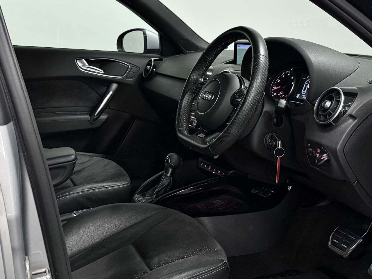2017 AUDI A1 2017 AUDI A1
