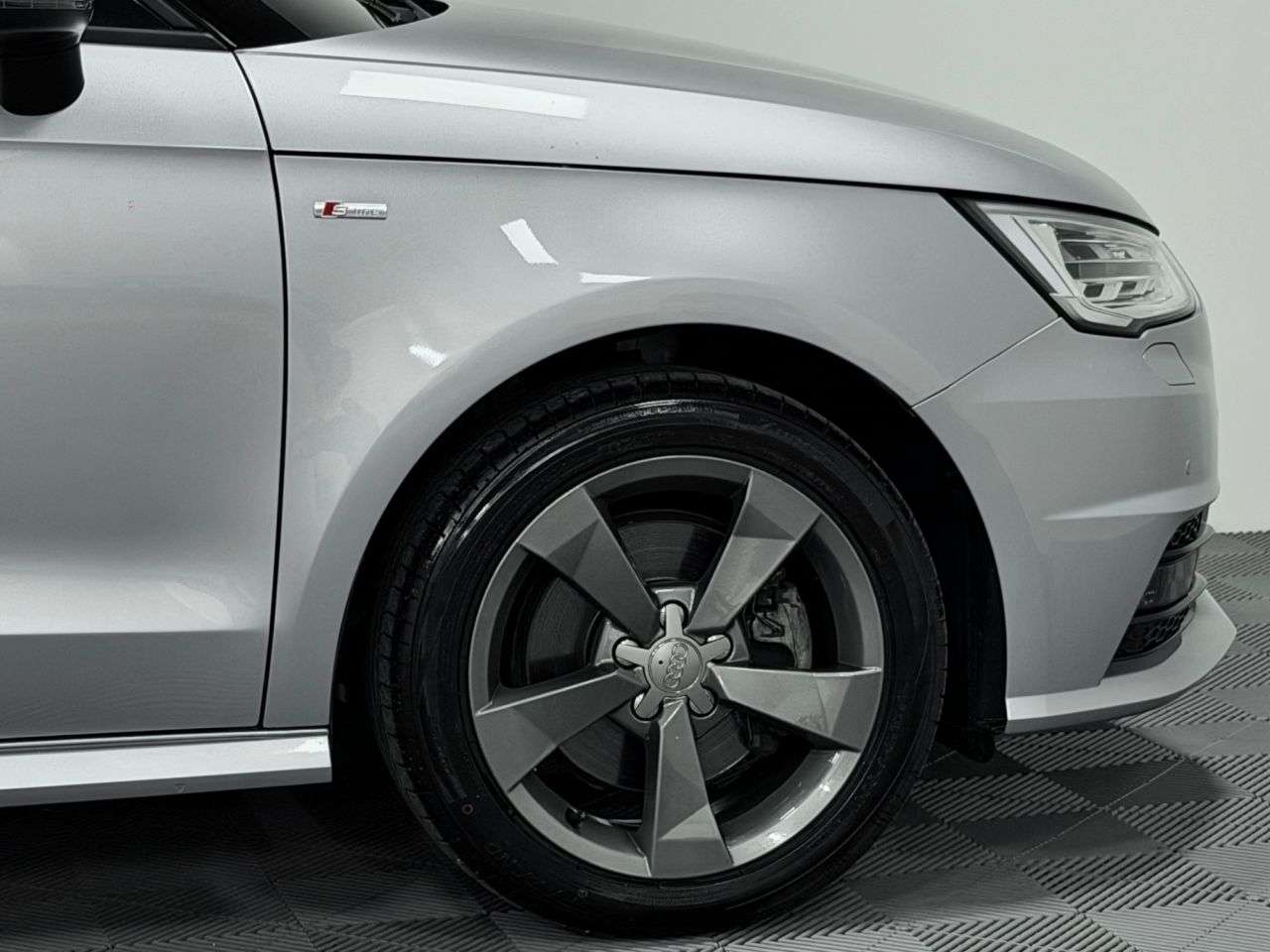 2017 AUDI A1 2017 AUDI A1
