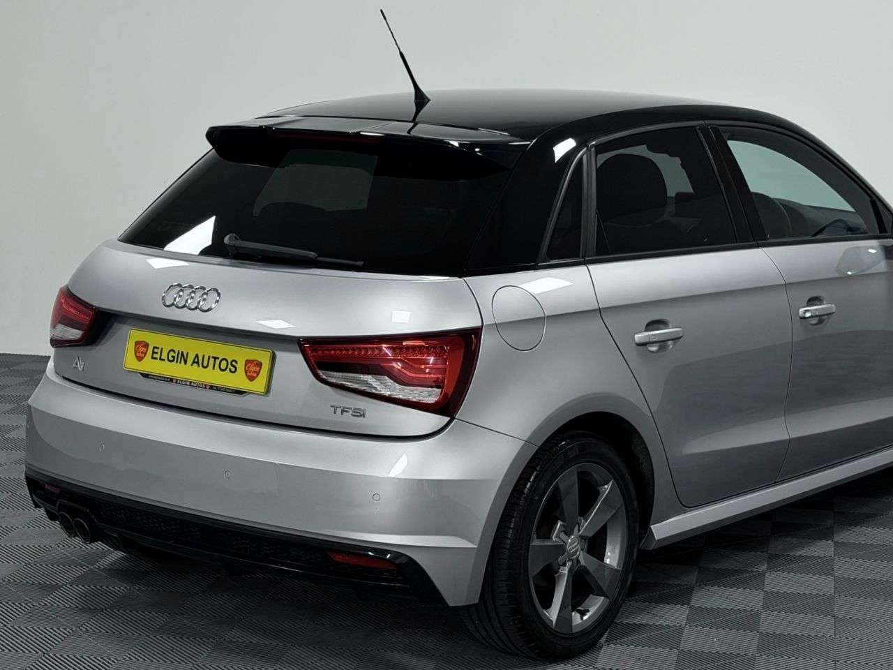 2017 AUDI A1 2017 AUDI A1