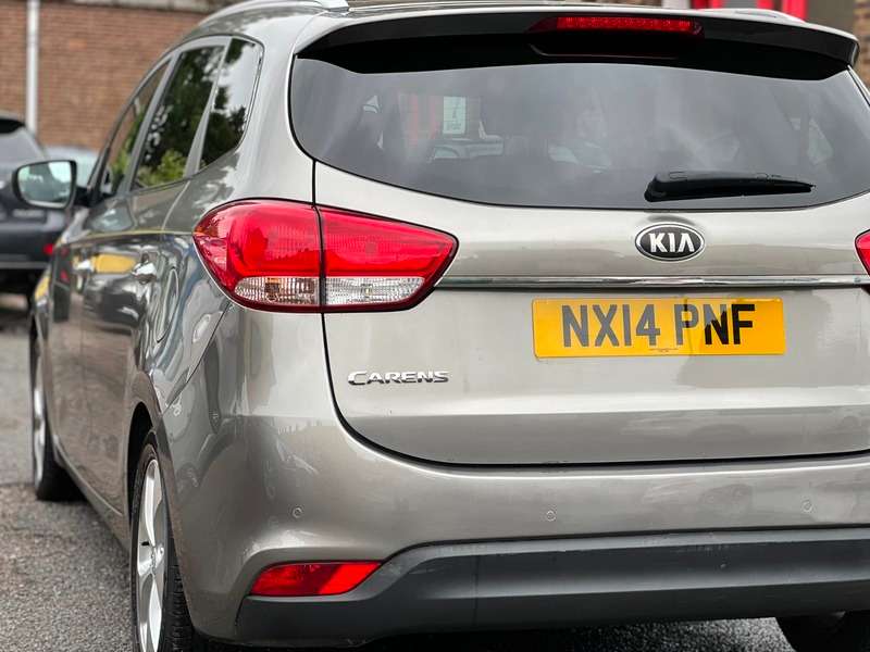 2014 KIA CARENS 2014 KIA CARENS
