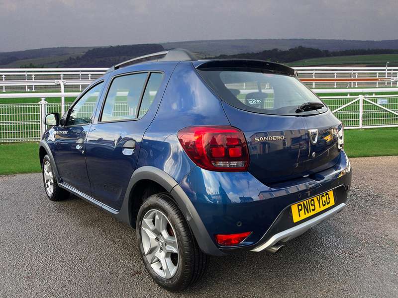A 2019 DACIA SANDERO STEPWAY COMFORT TCE A 2019 DACIA SANDERO STEPWAY COMFORT TCE