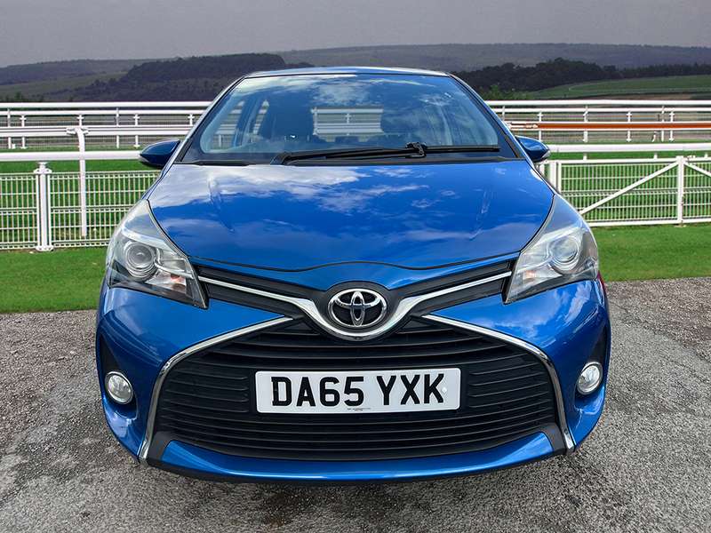 A 2015 TOYOTA YARIS VVT-I ICON A 2015 TOYOTA YARIS VVT-I ICON