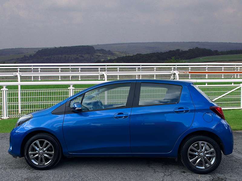 A 2015 TOYOTA YARIS VVT-I ICON A 2015 TOYOTA YARIS VVT-I ICON