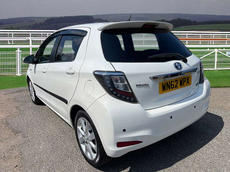 A 2012 TOYOTA YARIS VVT-I T SPIRIT A 2012 TOYOTA YARIS VVT-I T SPIRIT