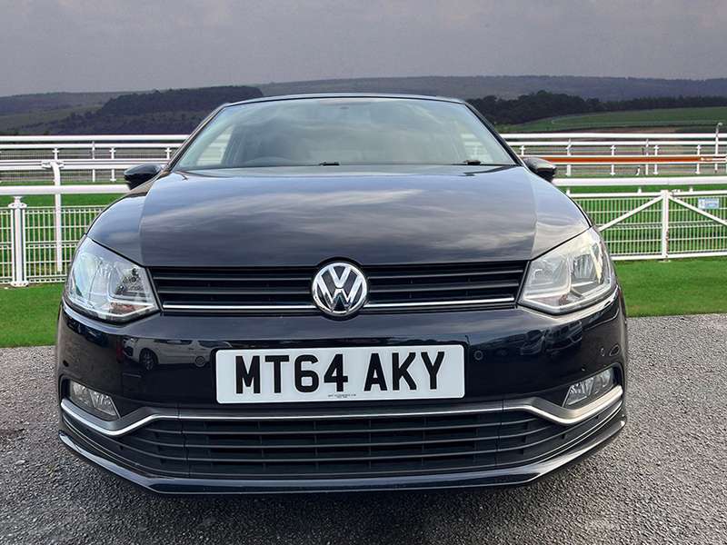 A 2014 VOLKSWAGEN POLO SEL TSI A 2014 VOLKSWAGEN POLO SEL TSI