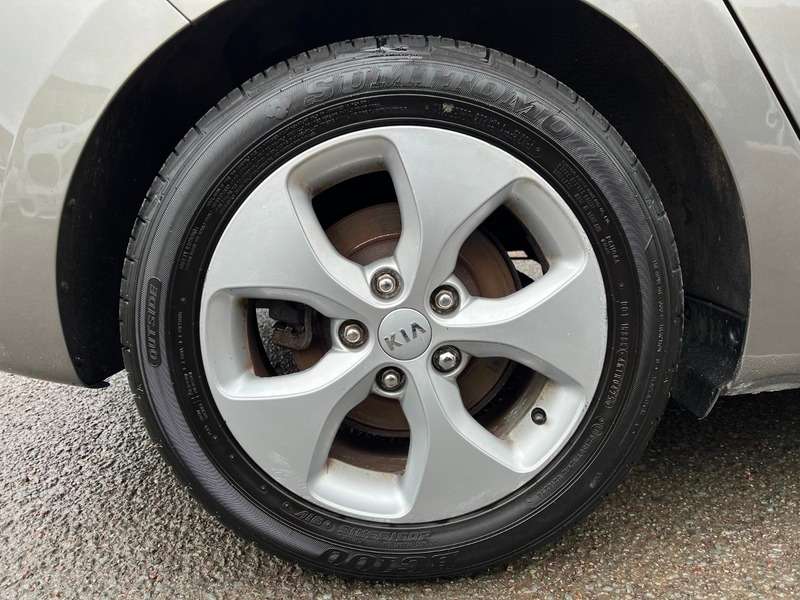 2014 KIA CARENS 2014 KIA CARENS