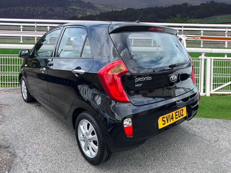 A 2014 KIA PICANTO VR7 A 2014 KIA PICANTO VR7