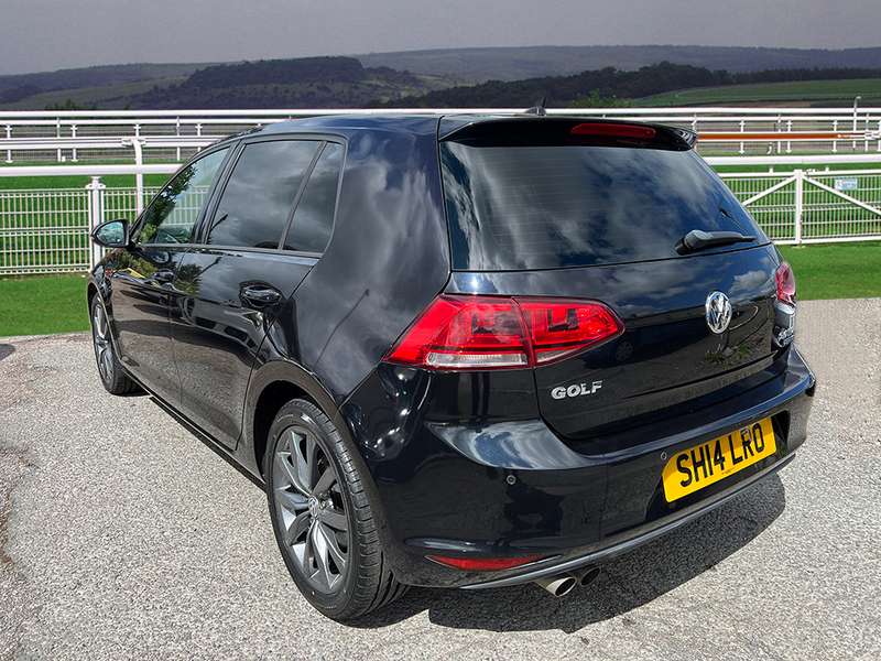 A 2014 VOLKSWAGEN GOLF GT TDI BLUEMOTION TECHNOLOGY A 2014 VOLKSWAGEN GOLF GT TDI BLUEMOTION TECHNOLOGY