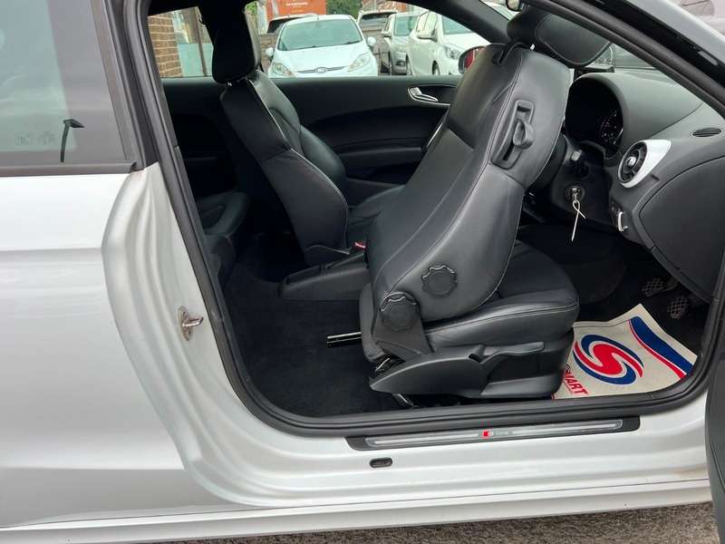 2014 AUDI A1 2014 AUDI A1