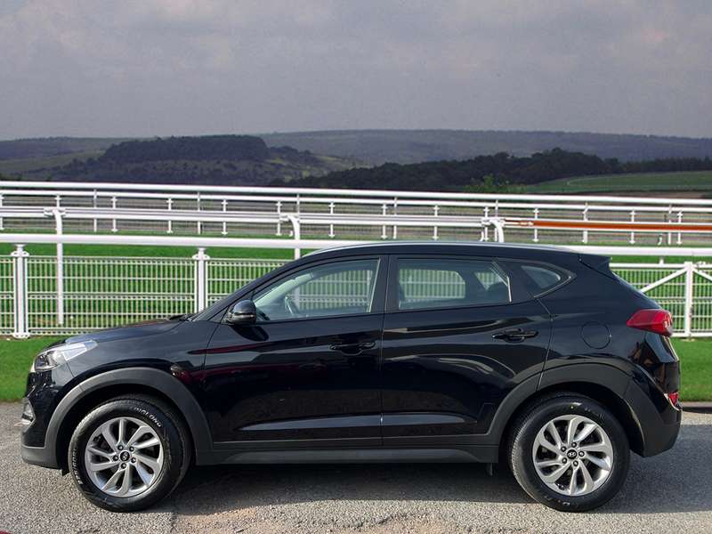 A 2017 HYUNDAI TUCSON GDI SE NAV BLUE DRIVE A 2017 HYUNDAI TUCSON GDI SE NAV BLUE DRIVE