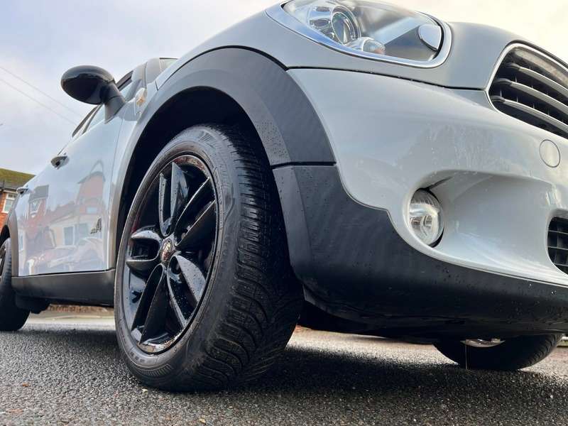 2011 MINI COUNTRYMAN 2011 MINI COUNTRYMAN