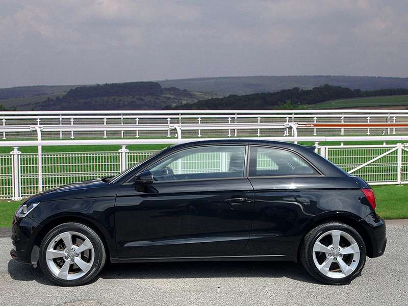 A 2015 AUDI A1 TFSI SPORT A 2015 AUDI A1 TFSI SPORT