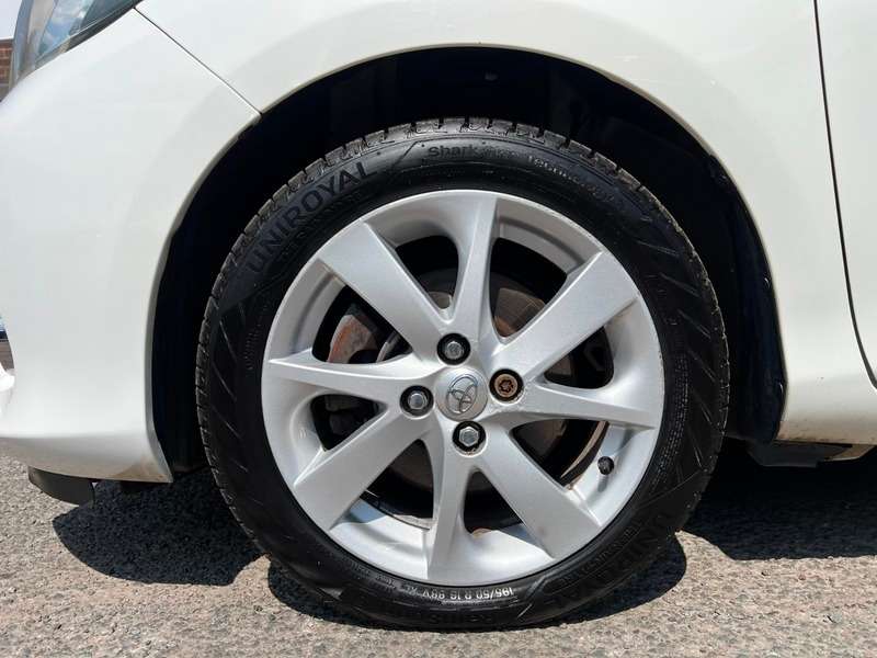 2012 TOYOTA YARIS 2012 TOYOTA YARIS