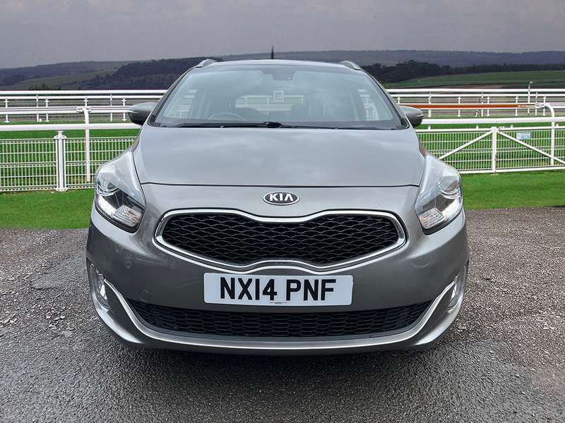 A 2014 KIA CARENS 2 CRDI A 2014 KIA CARENS 2 CRDI
