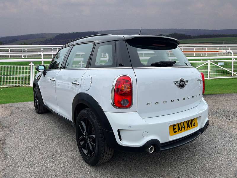 A 2014 MINI COUNTRYMAN COOPER SD A 2014 MINI COUNTRYMAN COOPER SD