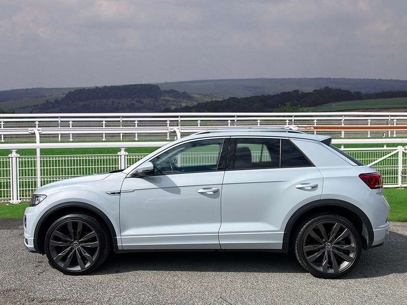 A 2021 VOLKSWAGEN T-ROC R-LINE TDI EVO DSG A 2021 VOLKSWAGEN T-ROC R-LINE TDI EVO DSG