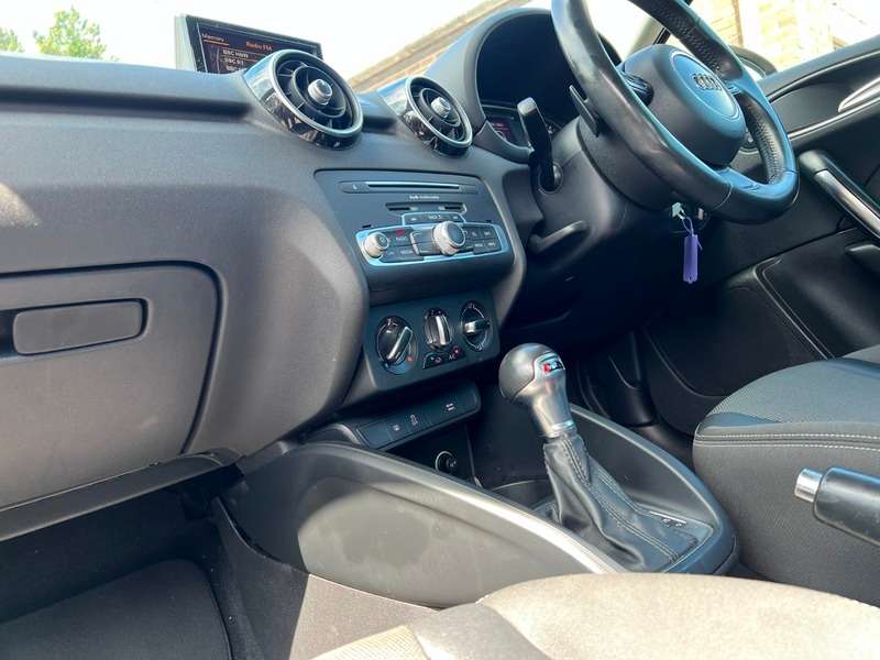 2015 AUDI A1 2015 AUDI A1