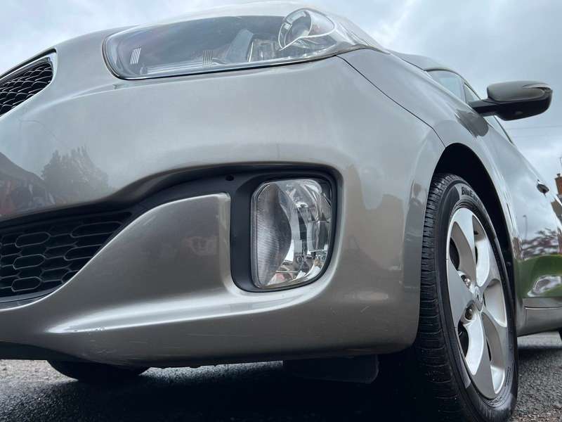 2014 KIA CARENS 2014 KIA CARENS