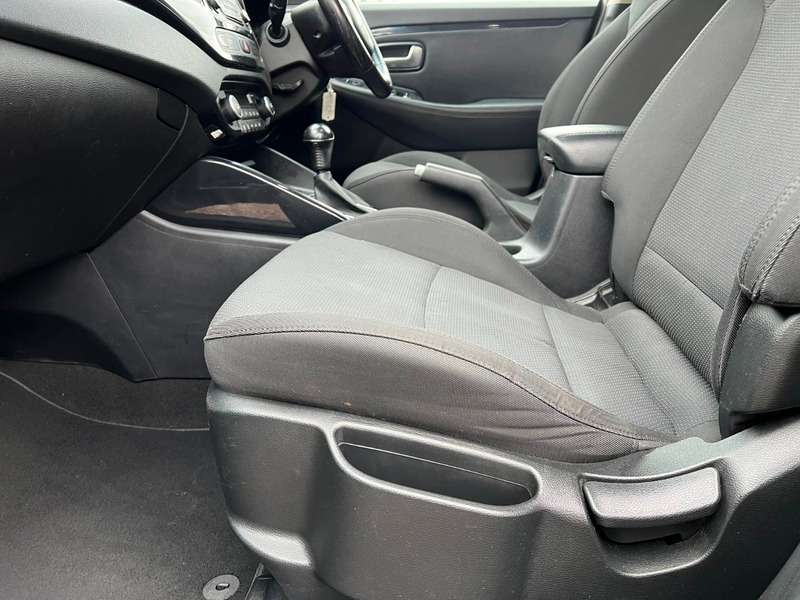 2014 KIA CARENS 2014 KIA CARENS