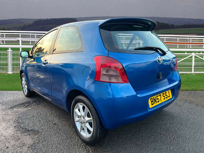 A 2007 TOYOTA YARIS SR MMT A 2007 TOYOTA YARIS SR MMT