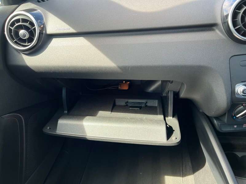 2015 AUDI A1 2015 AUDI A1
