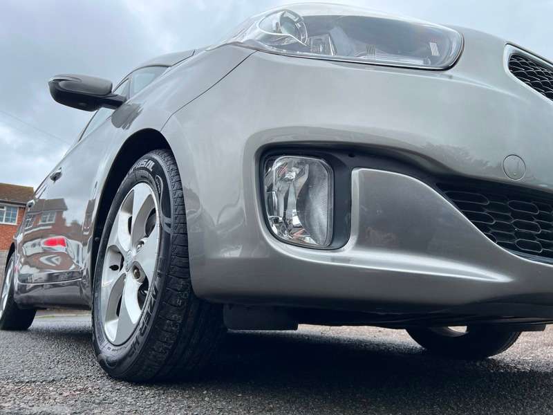 2014 KIA CARENS 2014 KIA CARENS
