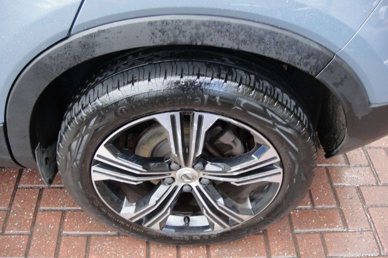 2020 VOLVO XC40 2020 VOLVO XC40