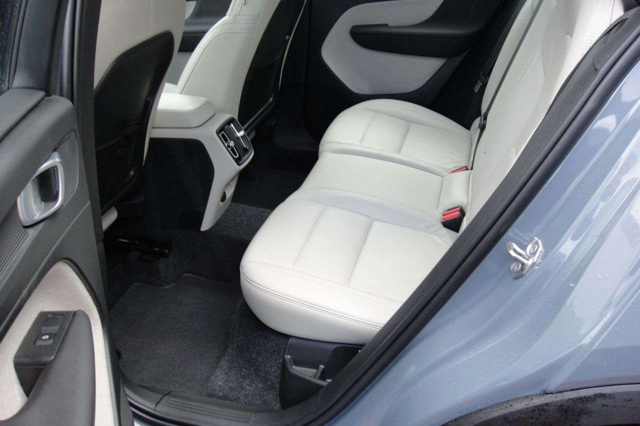 2020 VOLVO XC40 2020 VOLVO XC40