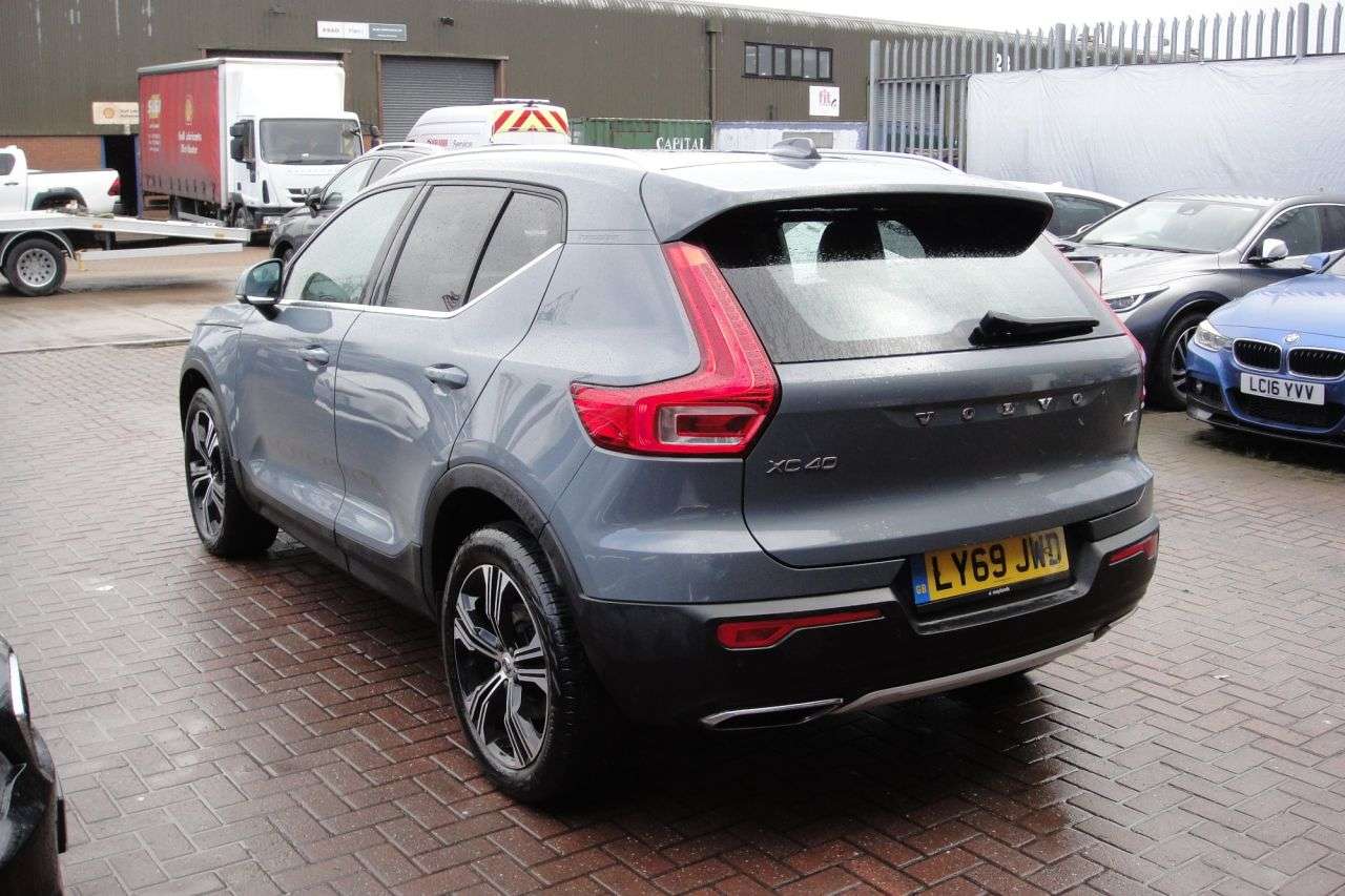 2020 VOLVO XC40 2020 VOLVO XC40