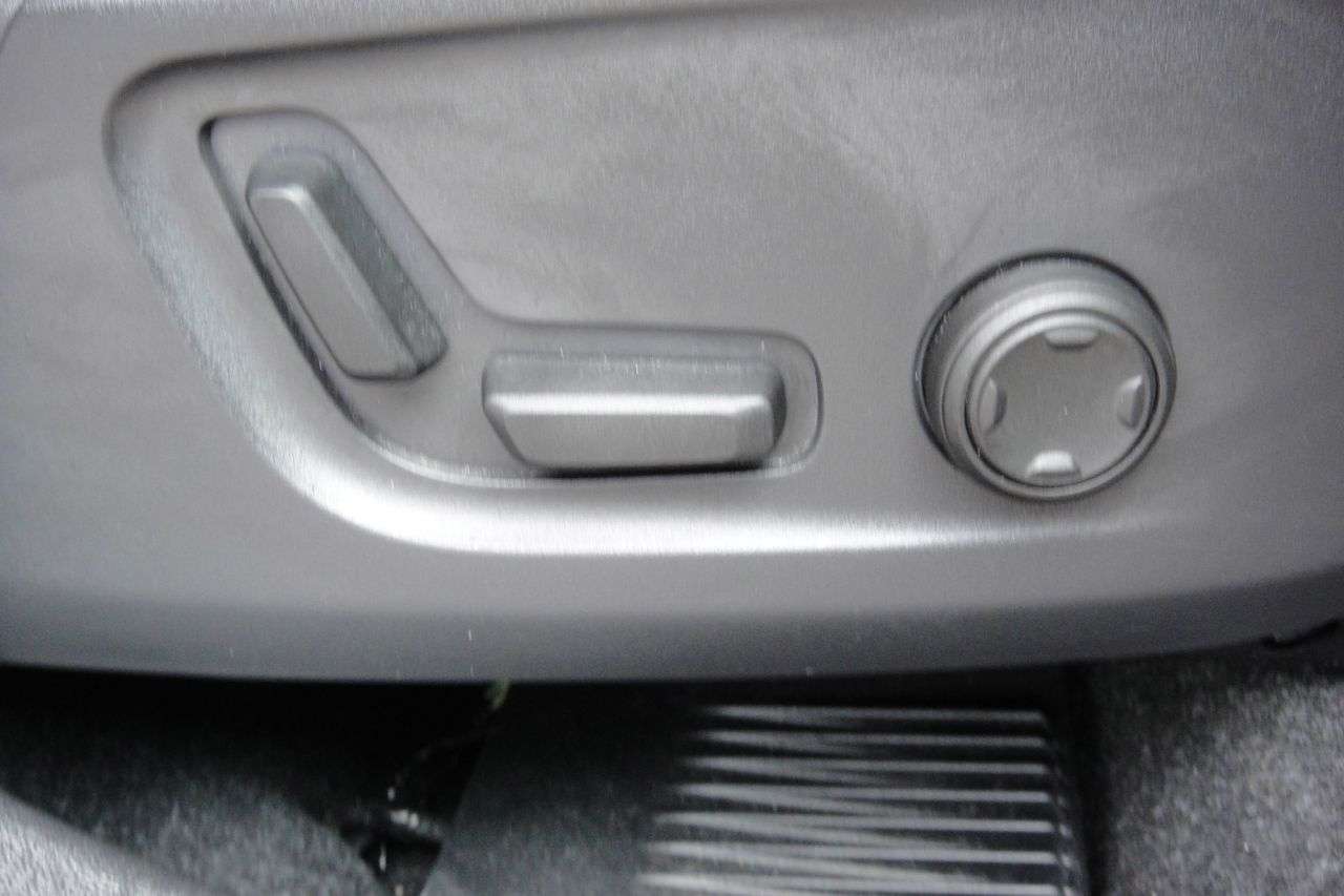 2020 VOLVO XC40 2020 VOLVO XC40