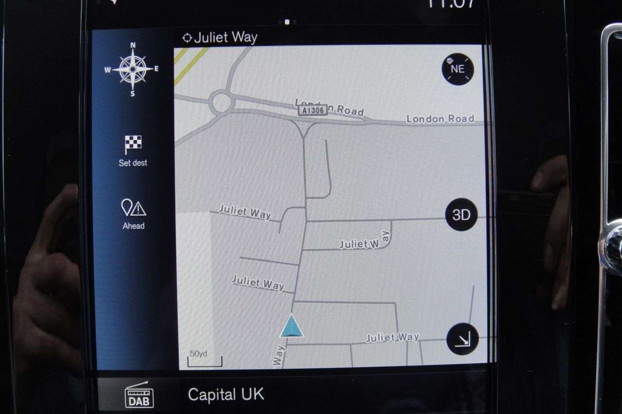 2020 VOLVO XC40 2020 VOLVO XC40