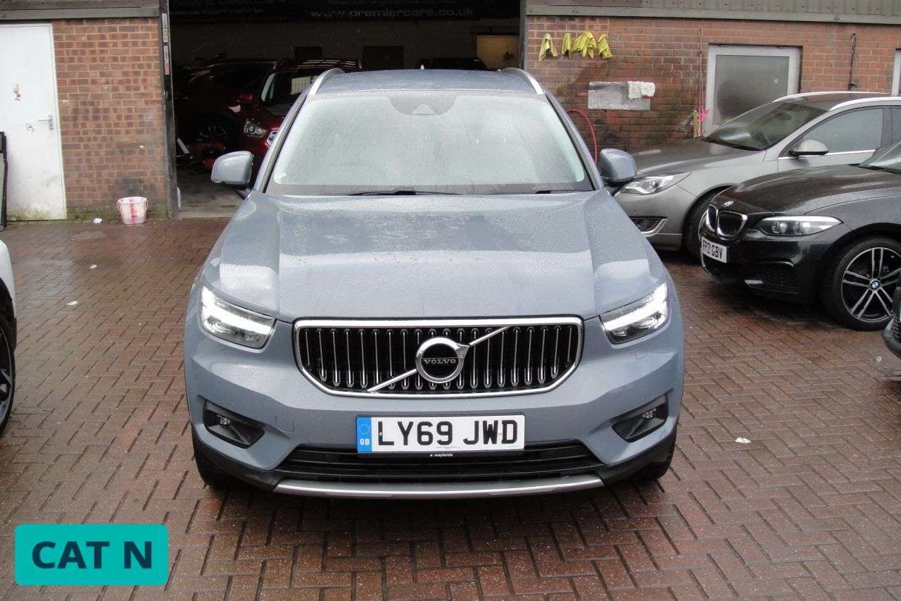A 2020 VOLVO XC40 2.0 T4 INSCRIPTION PRO 5d 188 BHP MUST BE SEEN GREAT CONDITION AUTO A 2020 VOLVO XC40 2.0 T4 INSCRIPTION PRO 5d 188 BHP MUST BE SEEN GREAT CONDITION AUTO
