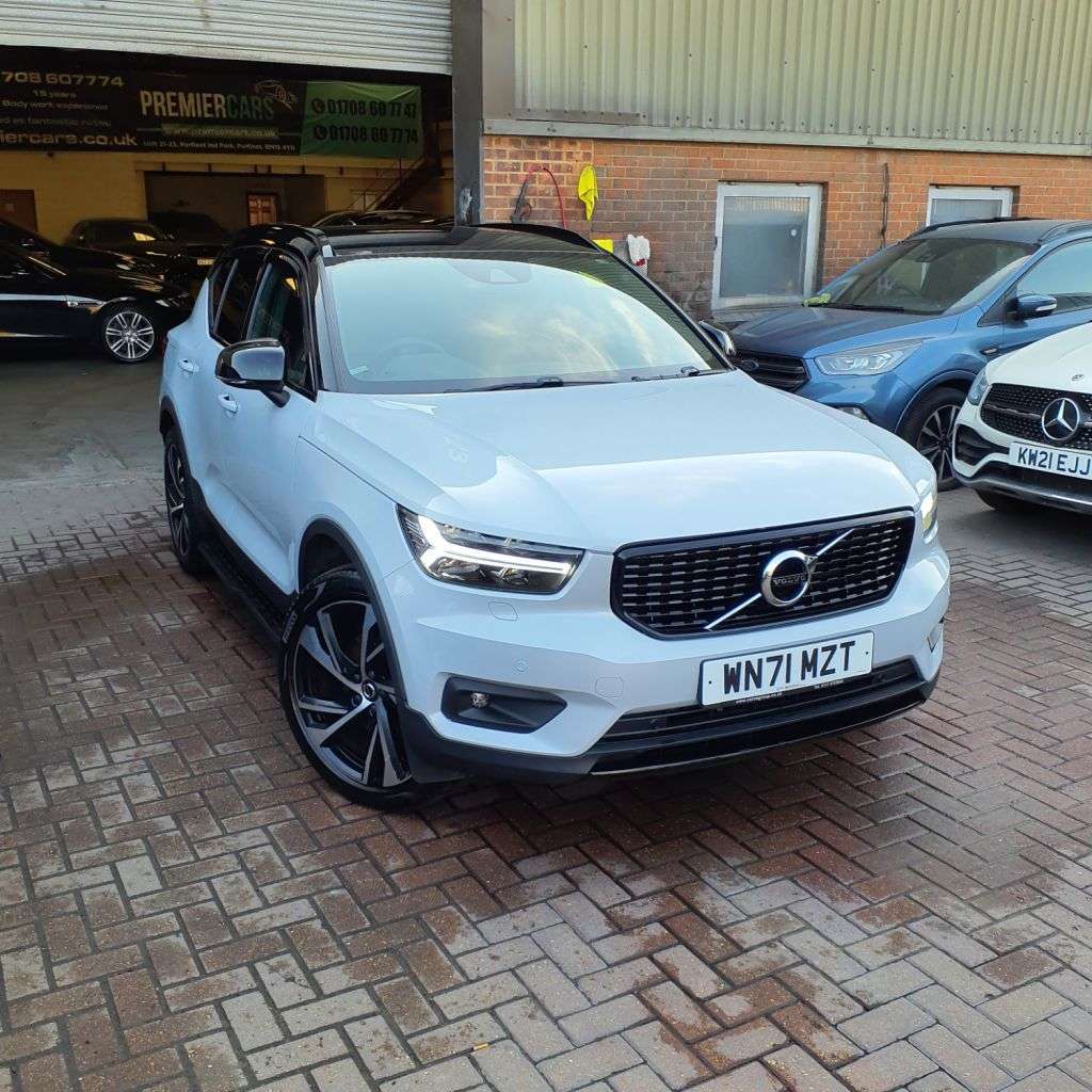 2021 VOLVO XC40 2021 VOLVO XC40
