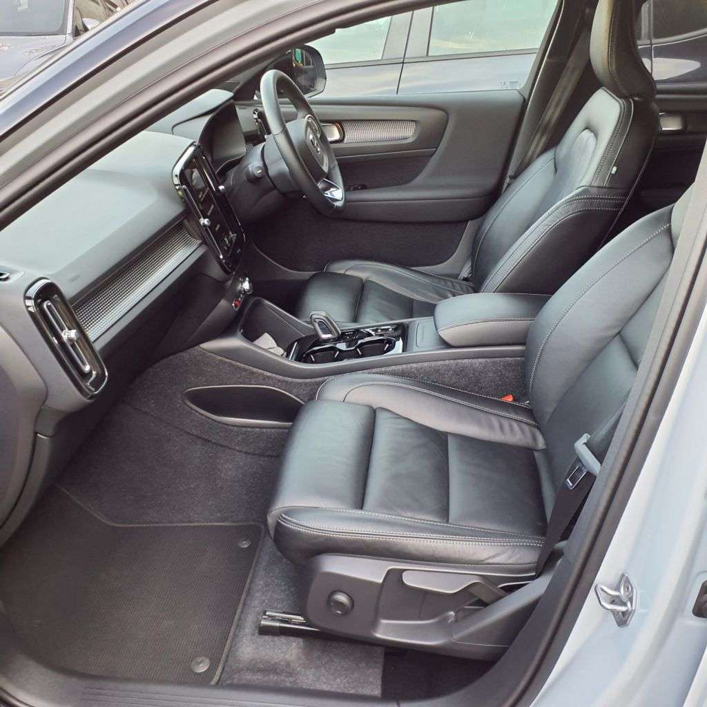 2021 VOLVO XC40 2021 VOLVO XC40