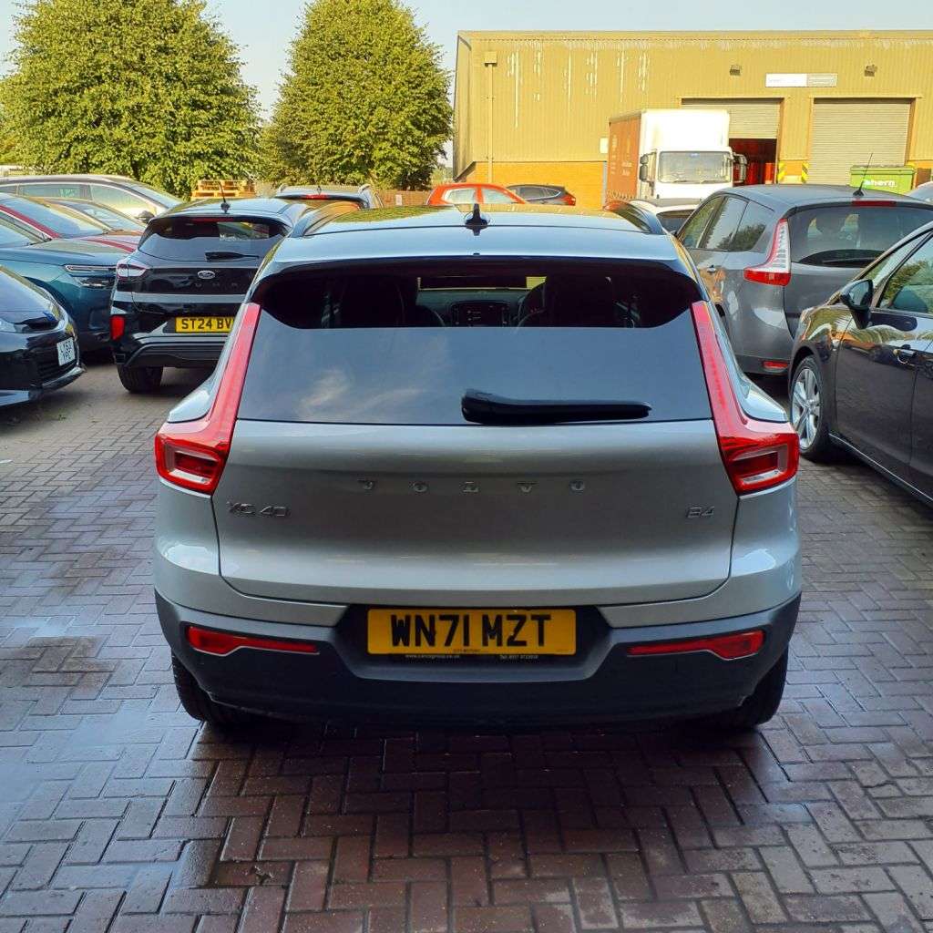 2021 VOLVO XC40 2021 VOLVO XC40