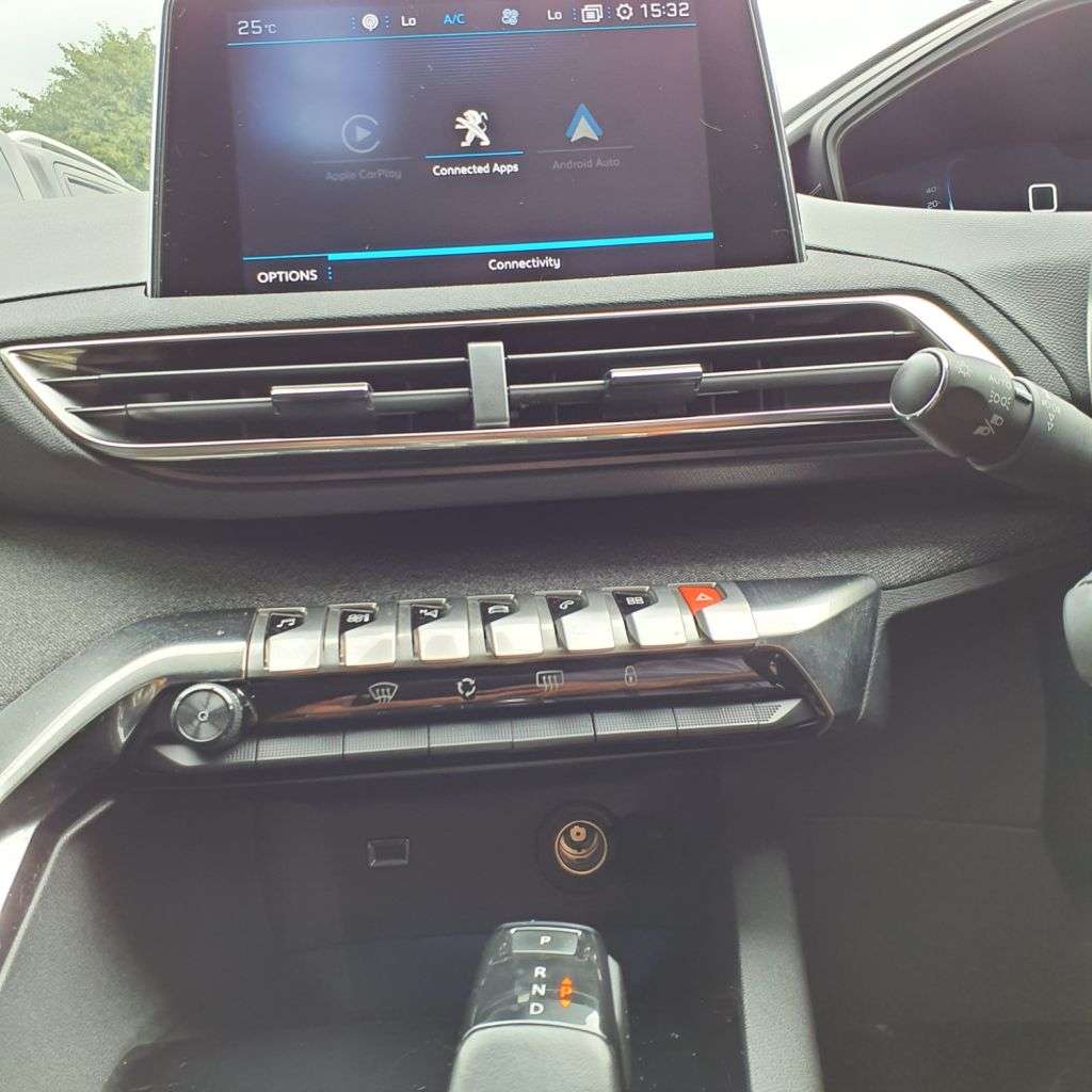 2020 PEUGEOT 3008 2020 PEUGEOT 3008