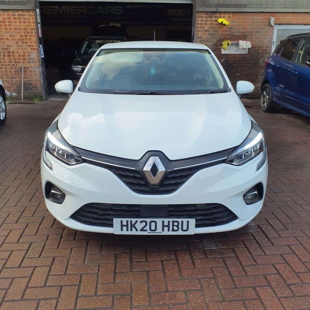 A 2020 RENAULT CLIO ICONIC TCE A 2020 RENAULT CLIO ICONIC TCE