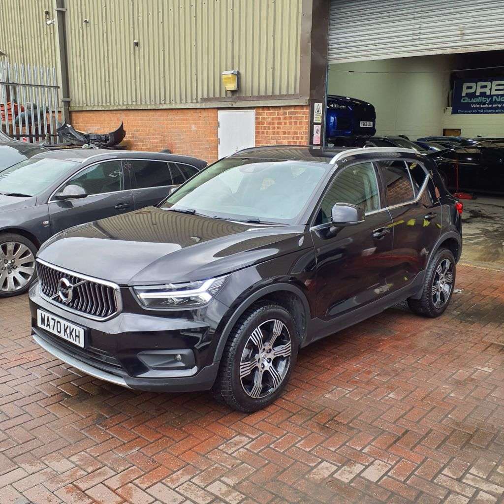 A 2020 VOLVO XC40 2.0 B4 INSCRIPTION MHEV 5d 195 BHP 6 MONTHS WARRANTY 2 KEYS A 2020 VOLVO XC40 2.0 B4 INSCRIPTION MHEV 5d 195 BHP 6 MONTHS WARRANTY 2 KEYS