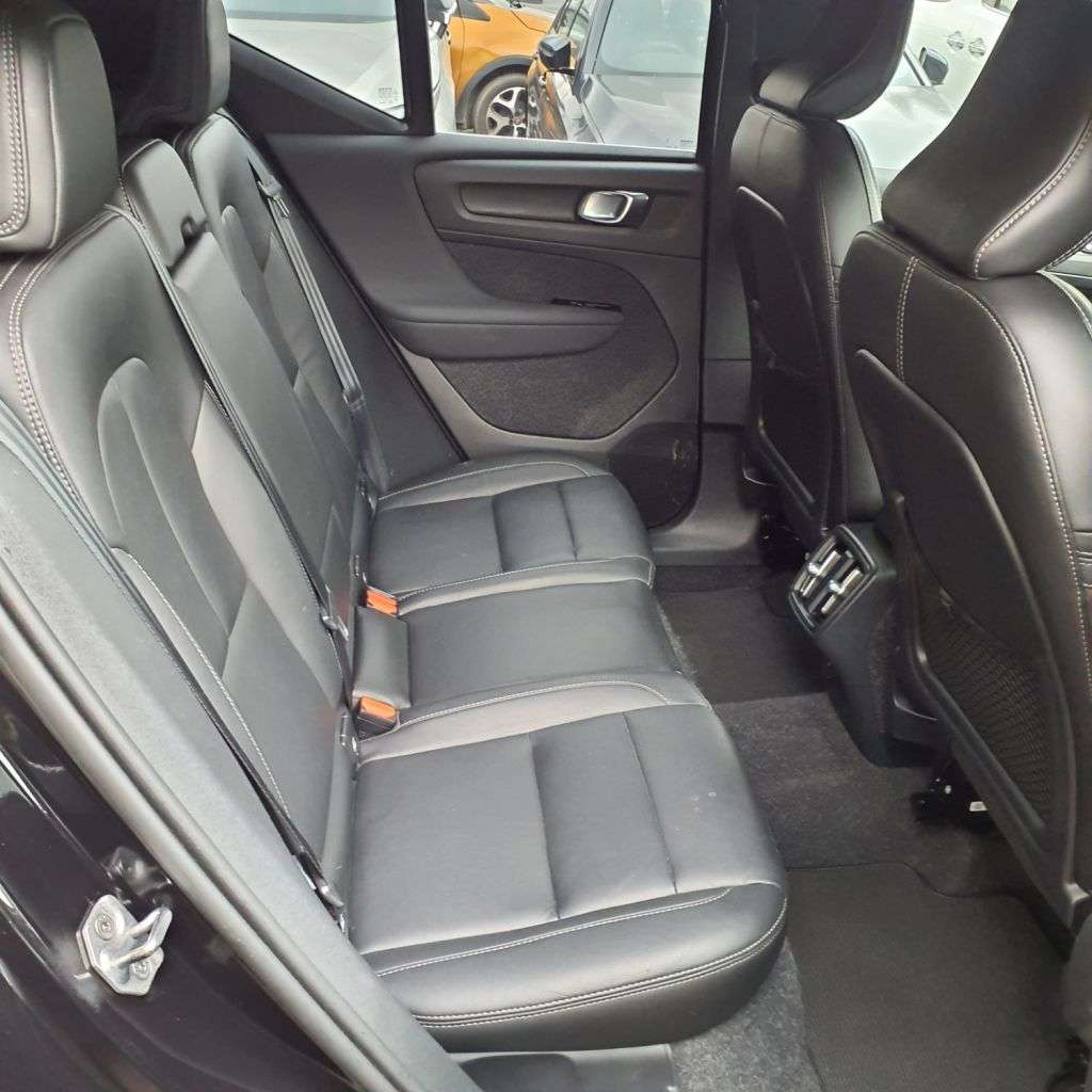 2020 VOLVO XC40 2020 VOLVO XC40