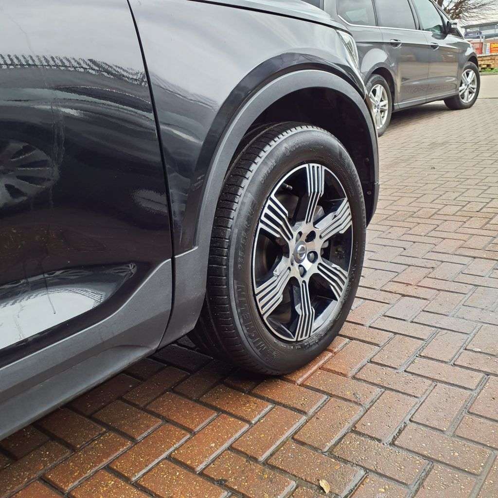 2020 VOLVO XC40 2020 VOLVO XC40