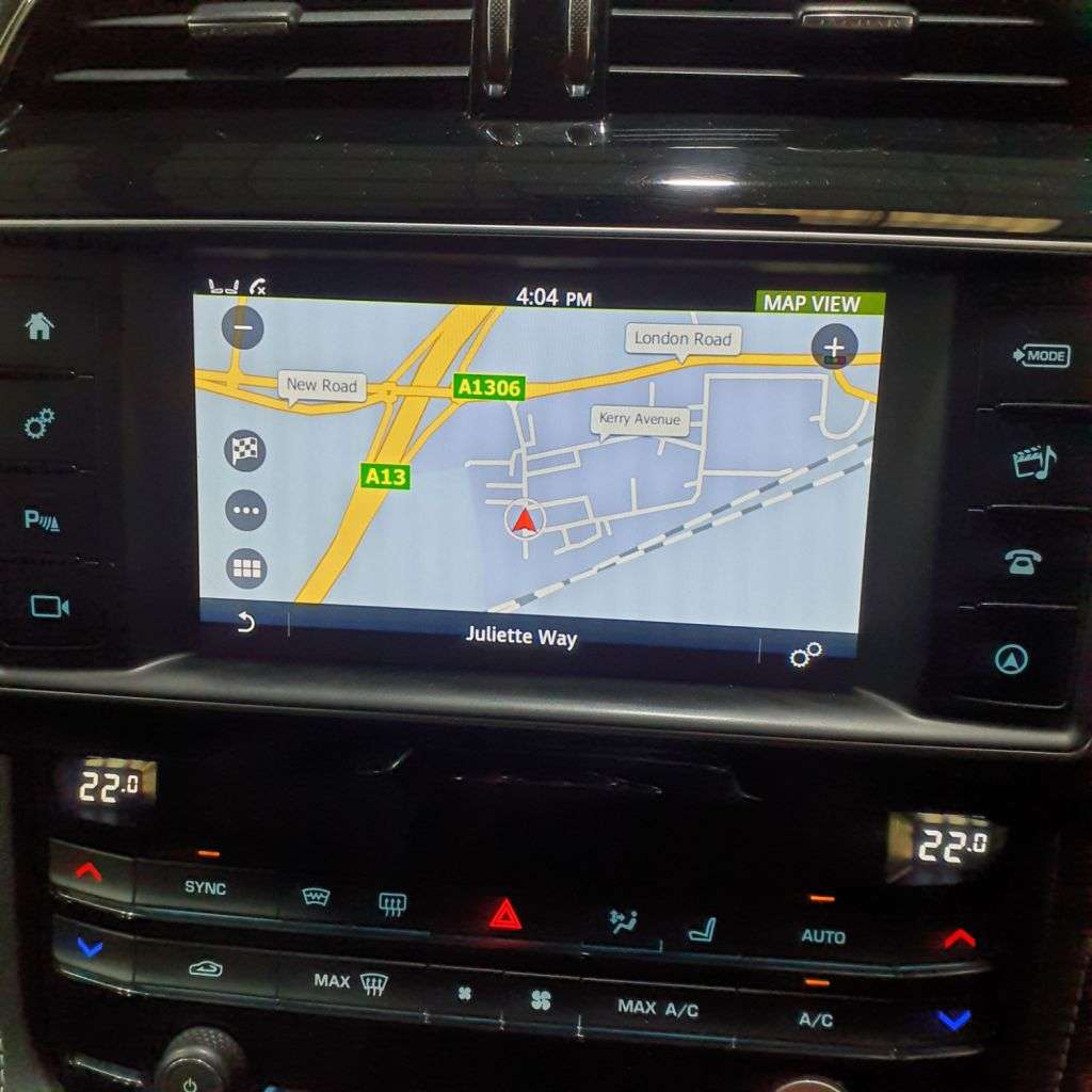 2018 JAGUAR F-PACE 2018 JAGUAR F-PACE