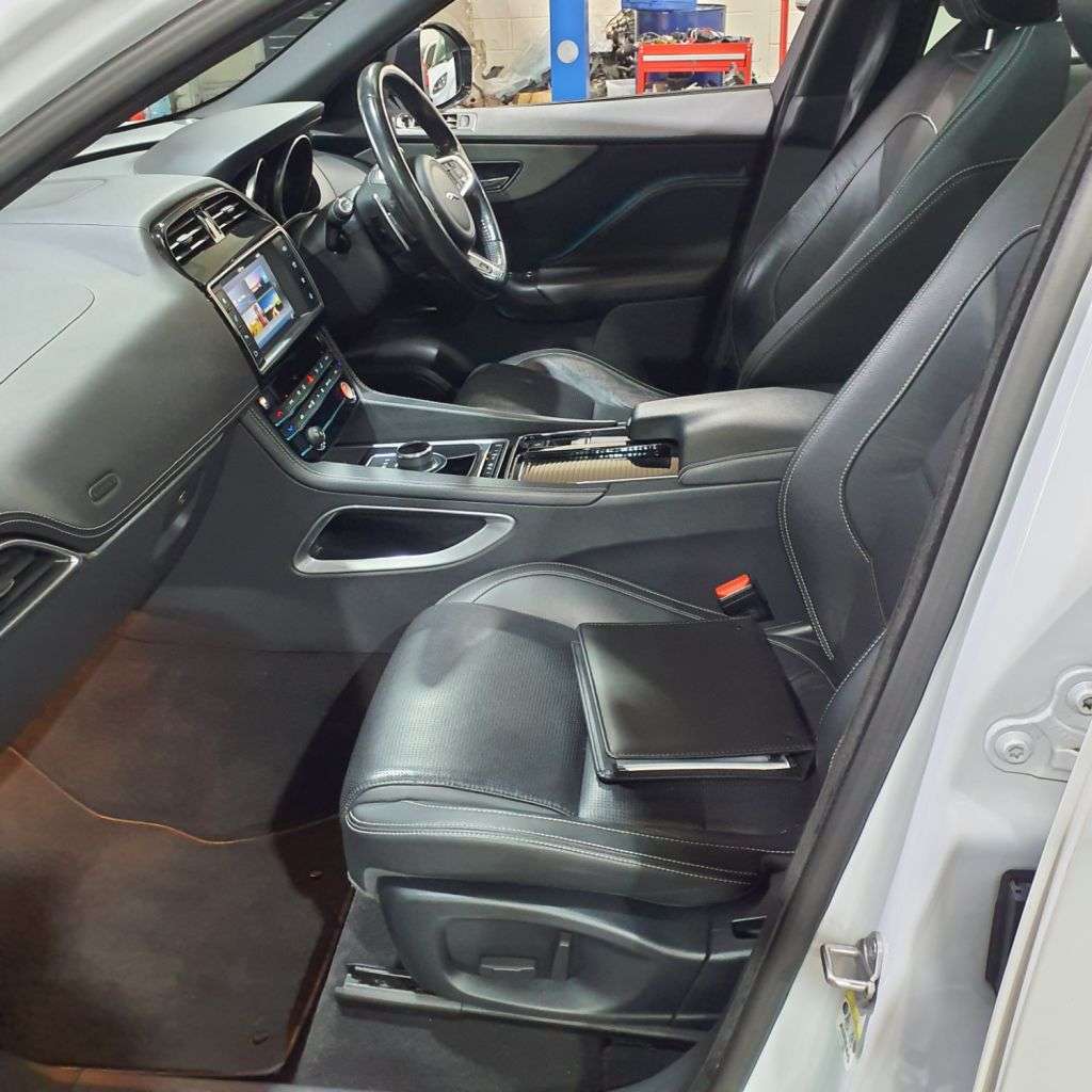 2018 JAGUAR F-PACE 2018 JAGUAR F-PACE