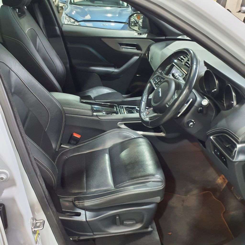 2018 JAGUAR F-PACE 2018 JAGUAR F-PACE