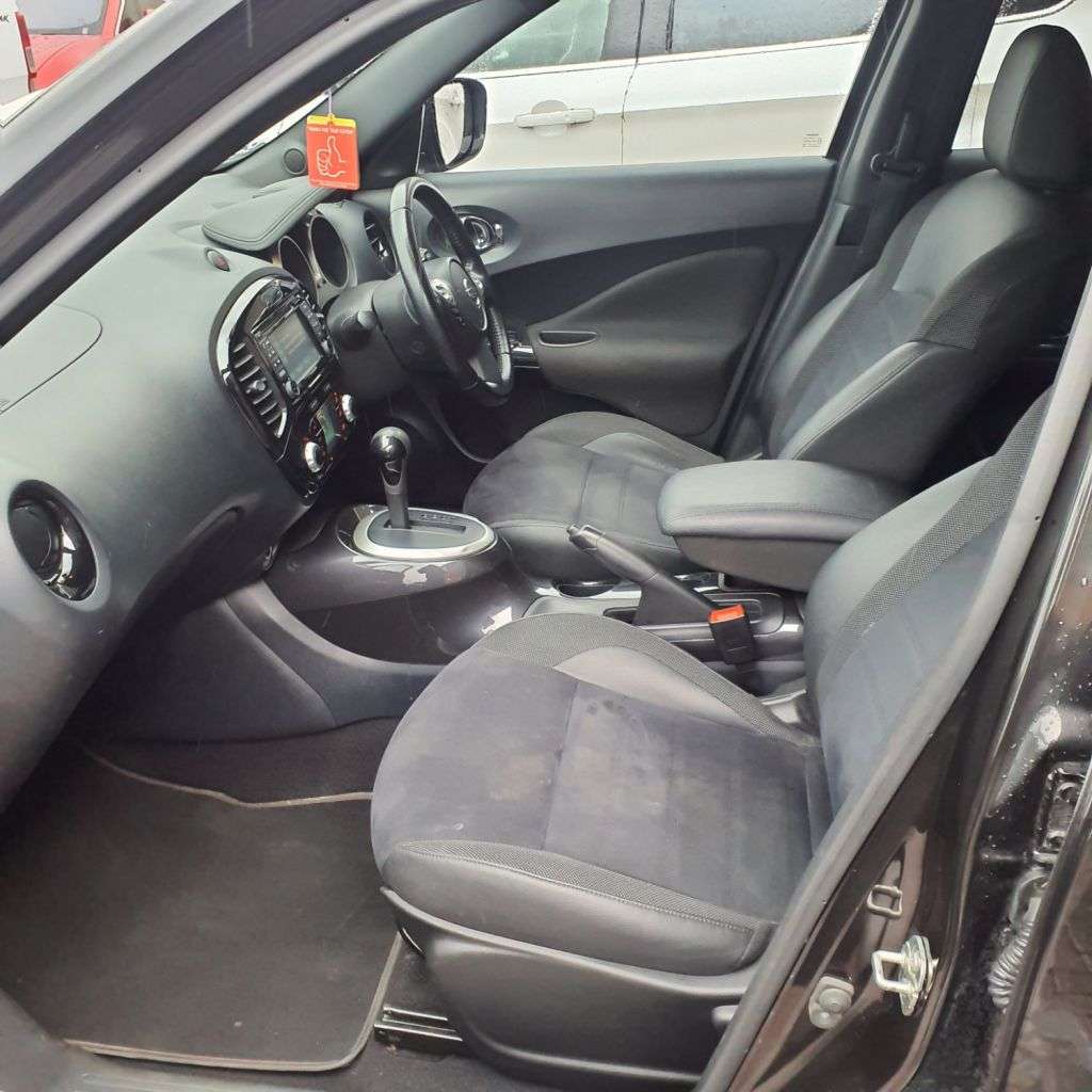 A 2017 NISSAN JUKE 1.6 N-Connecta SUV 5dr Petrol XTRON Euro 6 (117 ps) 6 MONTHS WARRANTY A 2017 NISSAN JUKE 1.6 N-Connecta SUV 5dr Petrol XTRON Euro 6 (117 ps) 6 MONTHS WARRANTY