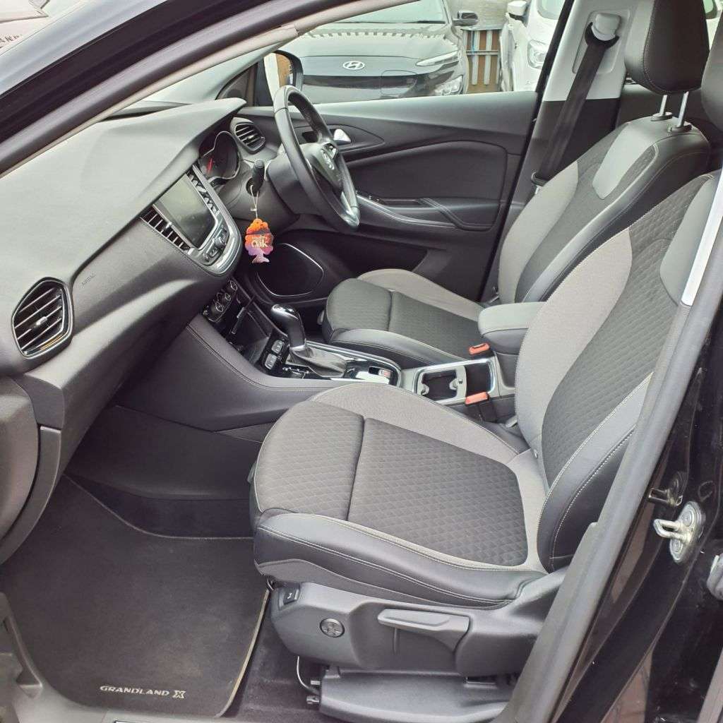 A 2020 VAUXHALL GRANDLAND X GRIFFIN A 2020 VAUXHALL GRANDLAND X GRIFFIN
