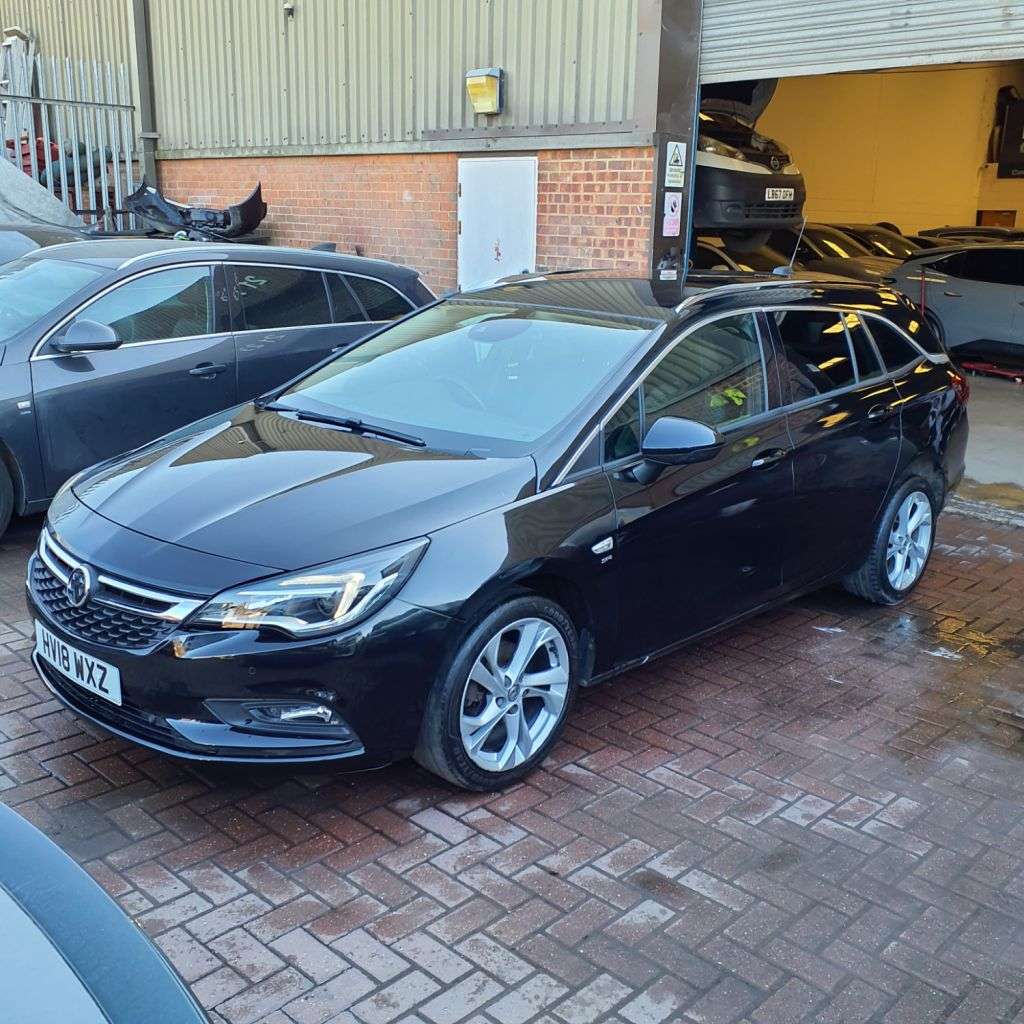 A 2018 VAUXHALL ASTRA 1.4i Turbo SRi Sports Tourer 5dr Petrol Auto Euro 6 (s/s) (150 ps) 6 MONTHS A 2018 VAUXHALL ASTRA 1.4i Turbo SRi Sports Tourer 5dr Petrol Auto Euro 6 (s/s) (150 ps) 6 MONTHS