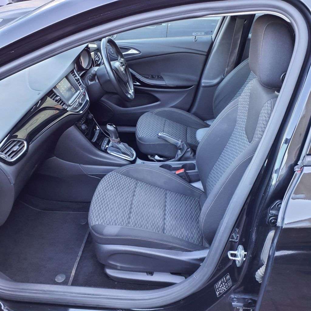 A 2018 VAUXHALL ASTRA 1.4i Turbo SRi Sports Tourer 5dr Petrol Auto Euro 6 (s/s) (150 ps) 6 MONTHS A 2018 VAUXHALL ASTRA 1.4i Turbo SRi Sports Tourer 5dr Petrol Auto Euro 6 (s/s) (150 ps) 6 MONTHS