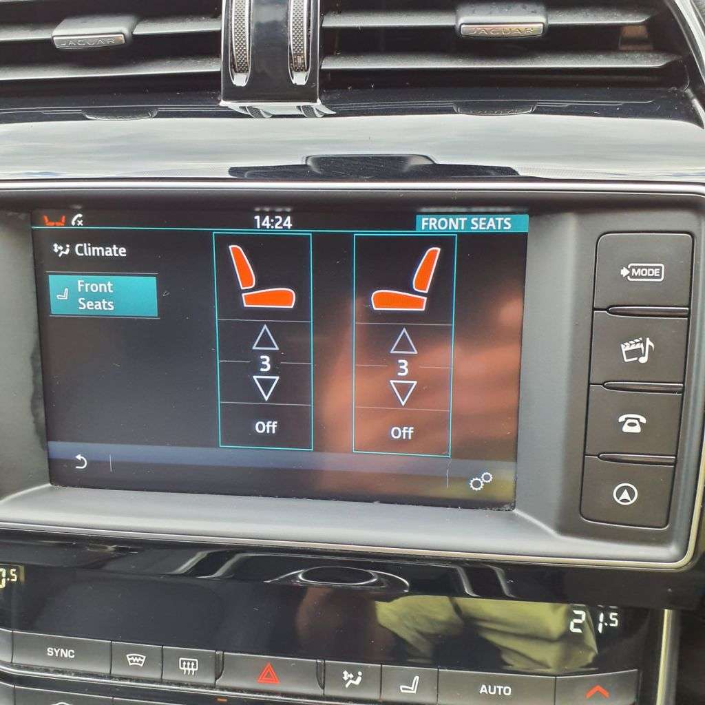 2017 JAGUAR XE 2017 JAGUAR XE