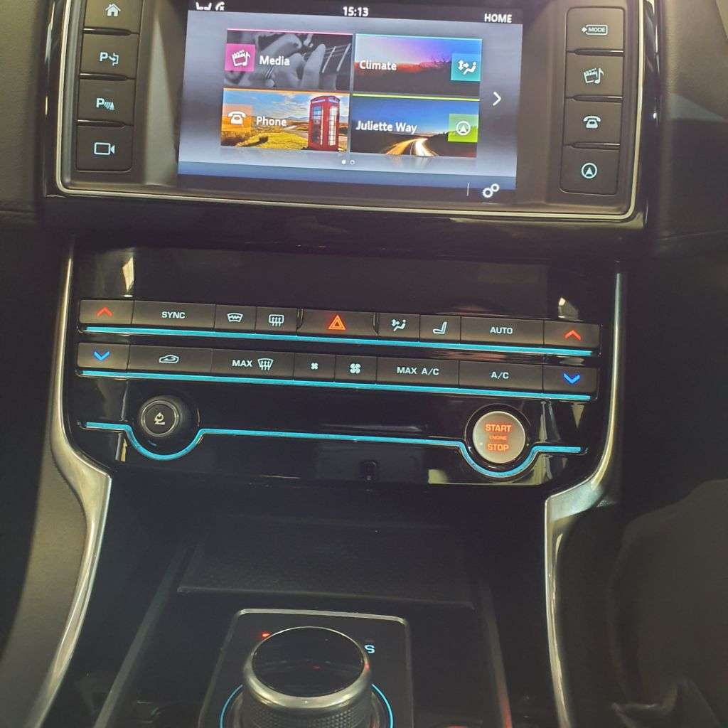 2017 JAGUAR XE 2017 JAGUAR XE